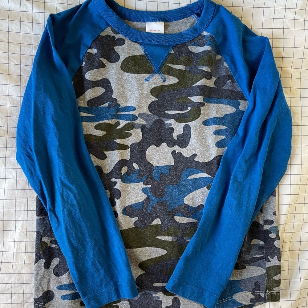 Hanna Andersson size 8 camo tee